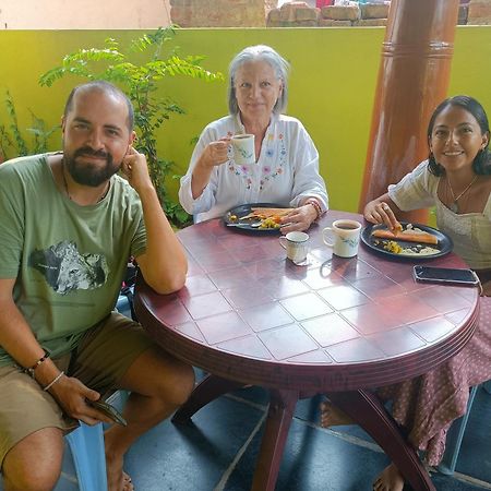 Abhi Homestay 亨比 外观 照片