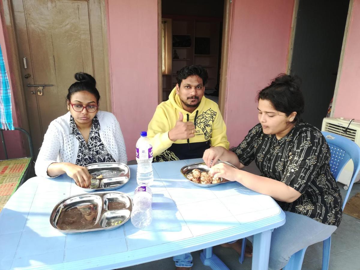 Abhi Homestay 亨比 外观 照片