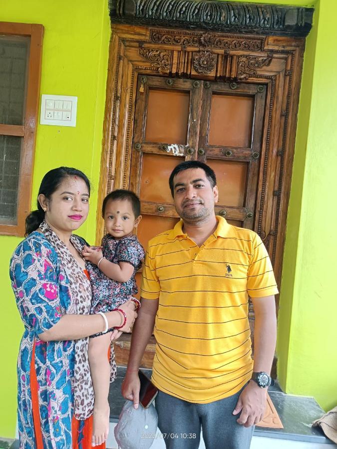 Abhi Homestay 亨比 外观 照片