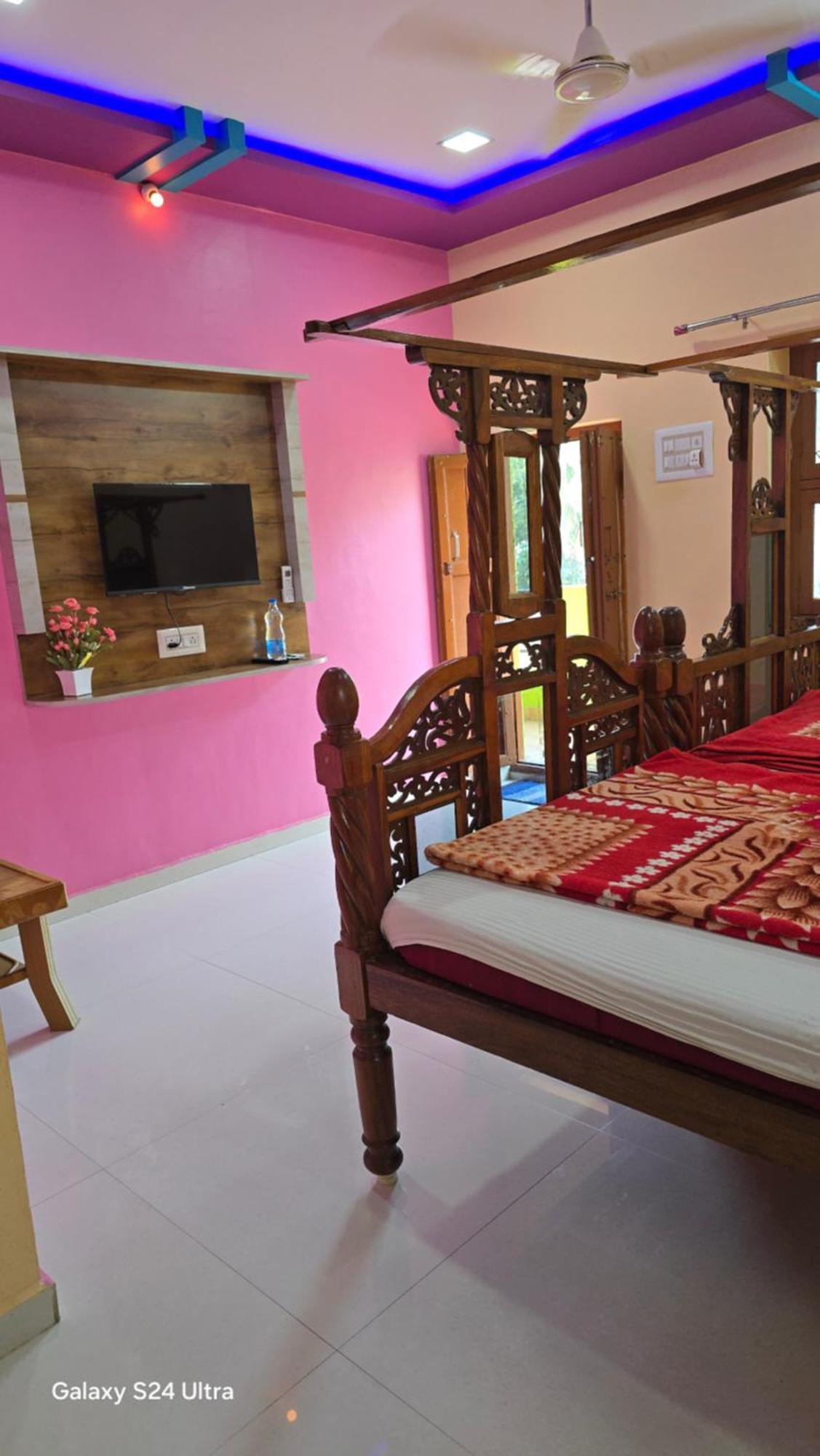 Abhi Homestay 亨比 外观 照片