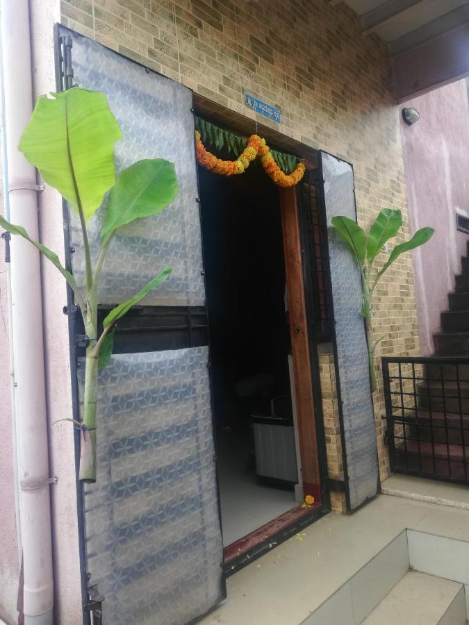 Abhi Homestay 亨比 外观 照片